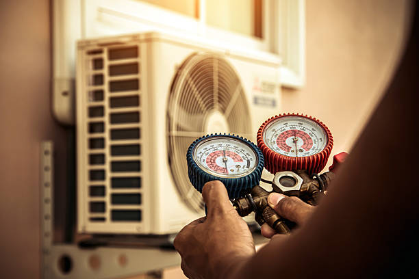 Professional Hvac Installation technician working in Cedarhurst, NY